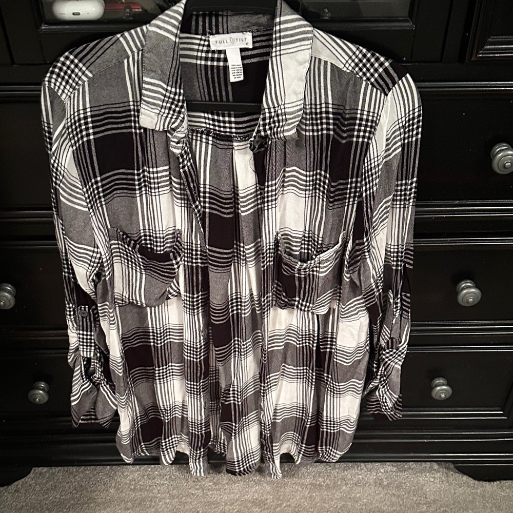 Full Tilt Black and White Plaid Button Down Shirt